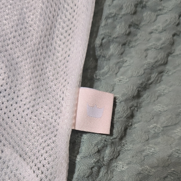 SHEFIT Lavender and White Sports Bra with Gold Logo - Brand New! - Picture 11 of 13